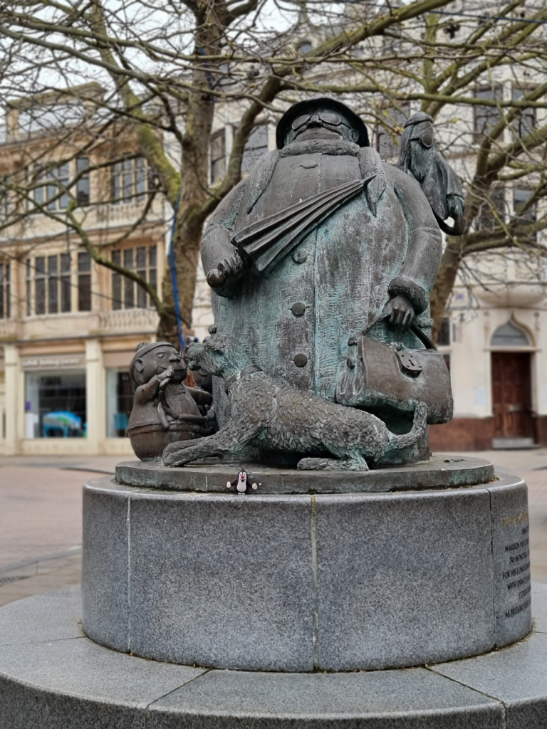 Ipswich Giles Grandma statue